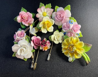 Broche floral de porcelana china de los años 50: un regalo de recuerdo