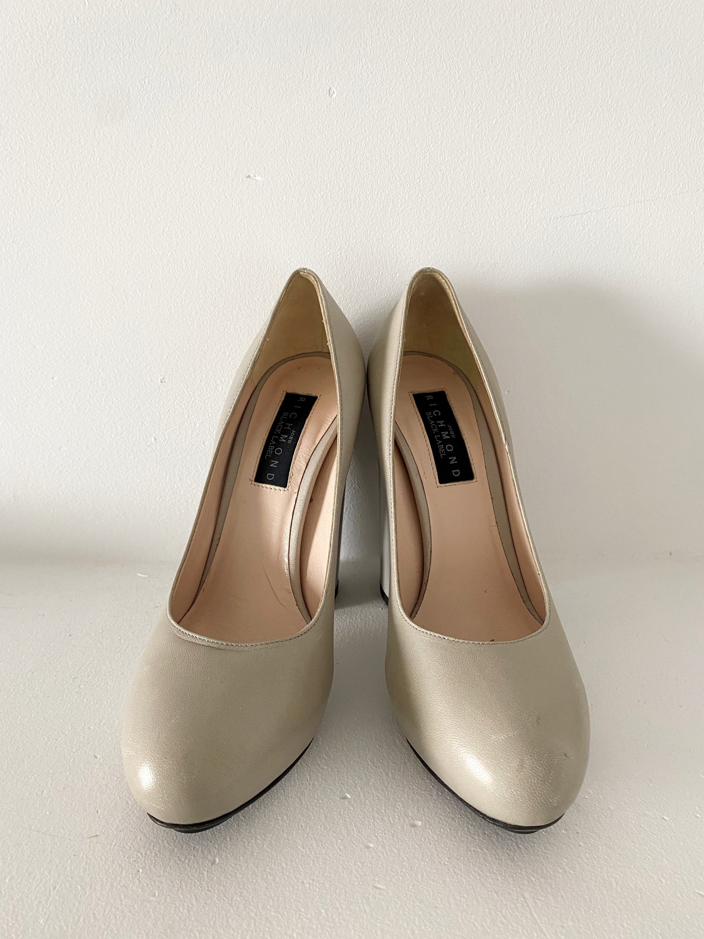 Stunning Designer JOHN RICHMOND Black Label Real Leather Pumps With