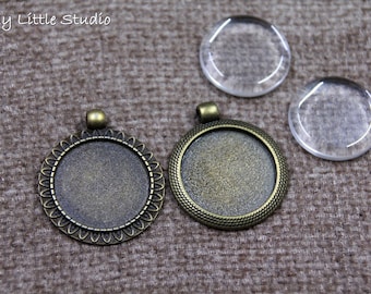 4x Blank Pendants-25mm-With Clear Glass Cabochons-Bronze-Vintage Style-Decorated Bezel-Resin Epoxy Charm-DIY Cabochon Jewellery-DIY Charm