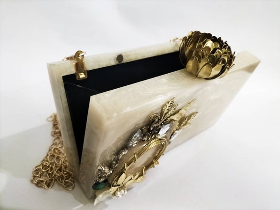 Custom Resin Clutch Purse With Real Dried Flowers - Etsy | Clutch purse,  Etsy, Purses