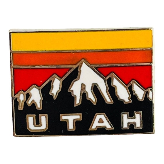 Vintage Utah Lapel Pin Mountains Skiing Travel Sou