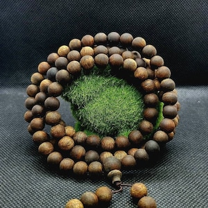 Full Sinking Green Kynam Agarwood Bracelet 108 Mala from Nha Trang Vietnam 47.12 gms 0.9 mm diameter beads Museum Grade image 1