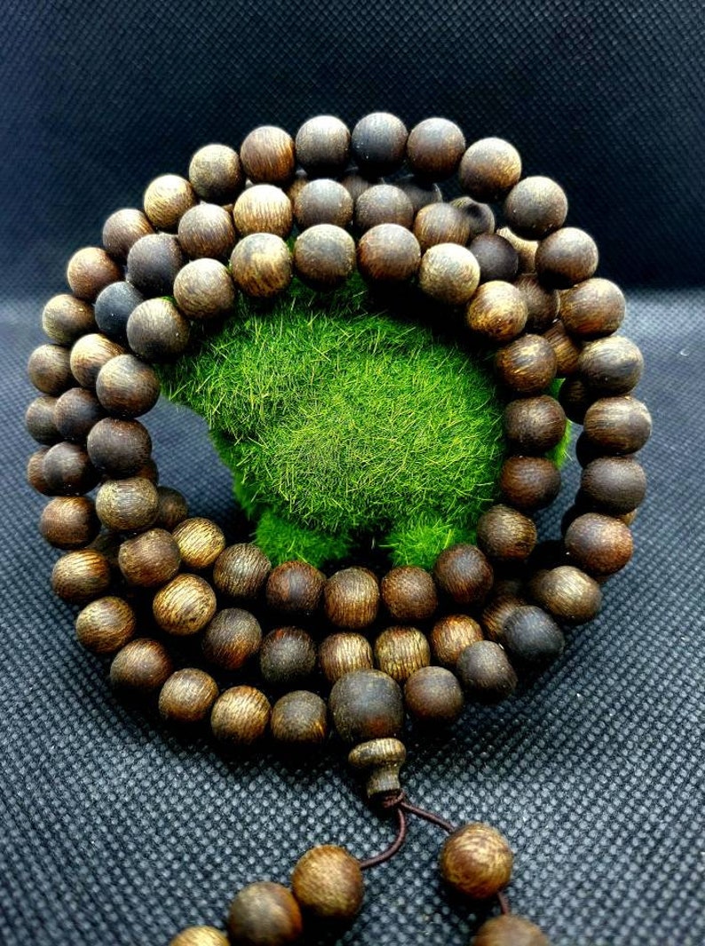 Full Sinking Green Kynam Agarwood Bracelet 108 Mala from Nha Trang Vietnam 47.12 gms 0.9 mm diameter beads Museum Grade image 2