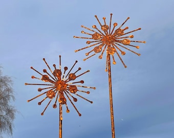 Rusty Starburst Allium Sculpture - Rusty Flower, Plant Stakes, Exterior Rusty Decor, Gardeners gift, flowerbed ornaments, Rusty Garden