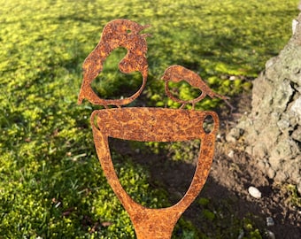Rusty Robin and Chick on spade - Rusty Garden art, Gift for Gardeners, External Rusty Decor, Metal Bird, Bird Family, Bird Spade Robin Spade