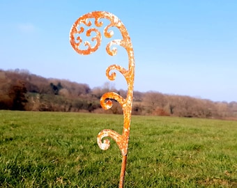 Rusty Fiddlehead Fern Stake - Fiddlehead Fern Garden Art, Metal Garden Stake, Metal Leaf sculpture, Metal garden ornament, Metal fern art