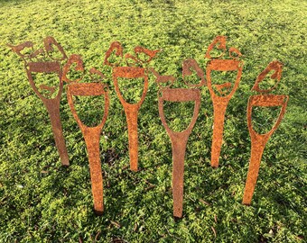 Rusty Robins on Spade Sculpture - Rusty Spade Handle Sculpture, Family of Robins, Selection of Sculptures, Allotment Decor, Bird Families