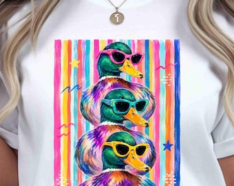 PNG de pato ánade real estilo preppy, patos graciosos con gafas de sol, PNG retro, PNG de diseño de bloques de color, PNG de moda veraniega