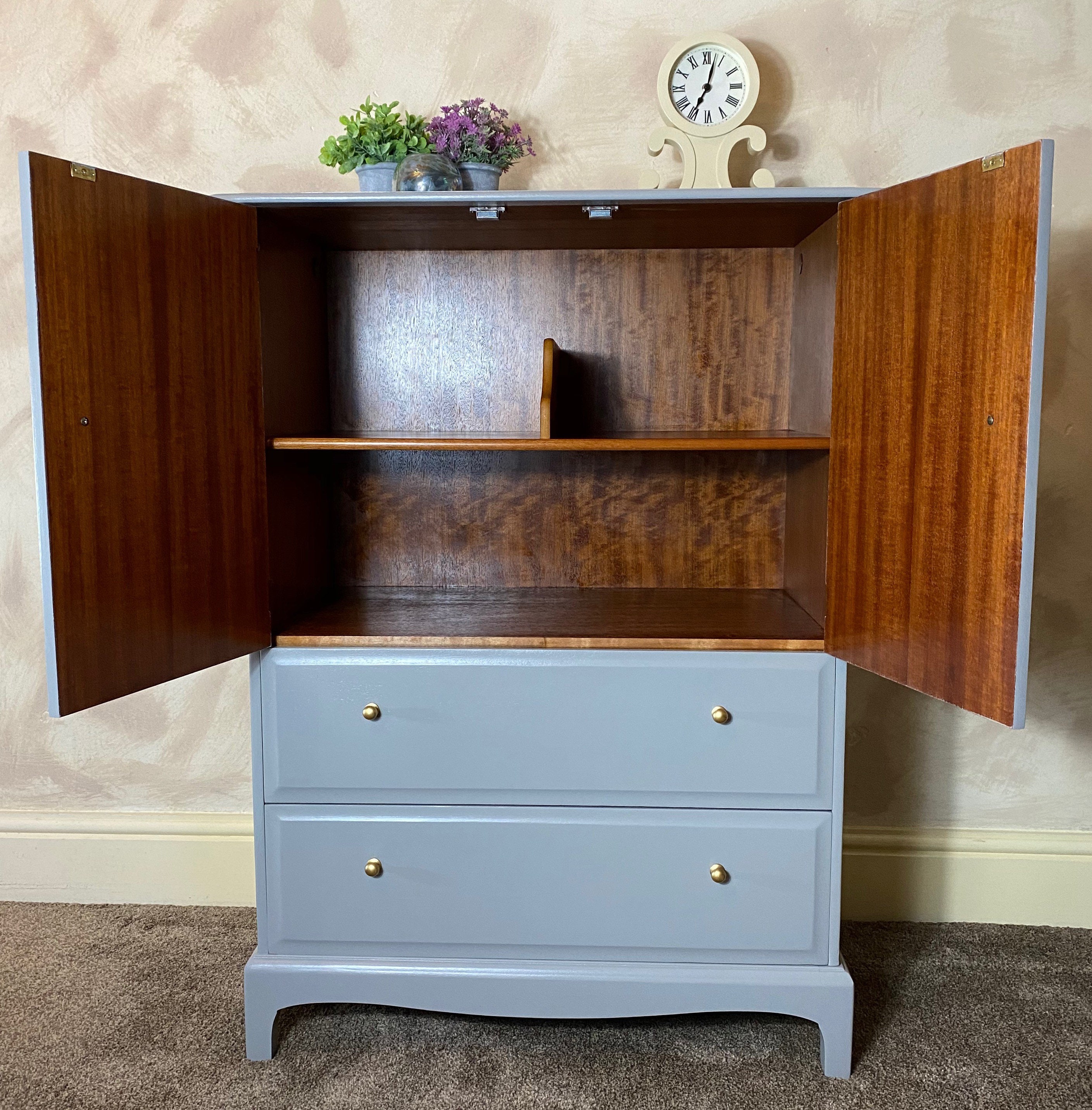 Stag minstrel linen cupboard deals