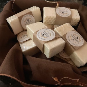 SOOTHING Honey Oatmeal Bar Soap - Soft Citrus Scent