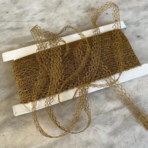 Vintage faux d’or metallic lace trim