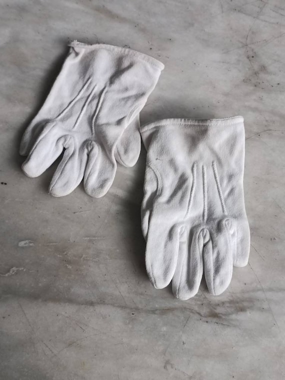 Antique white cotton childrens' gloves - image 1