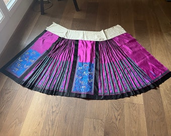 Antique Chinese skirt in fuchsia and blue