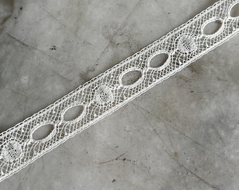 1.32 m antique Valenciennes white cotton eyelet inset trim