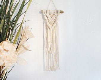 Small Macrame Wall Hanging Home Boho Decor Wall Art Tapestry Bohemian Coastal Macrame Wall Hanging