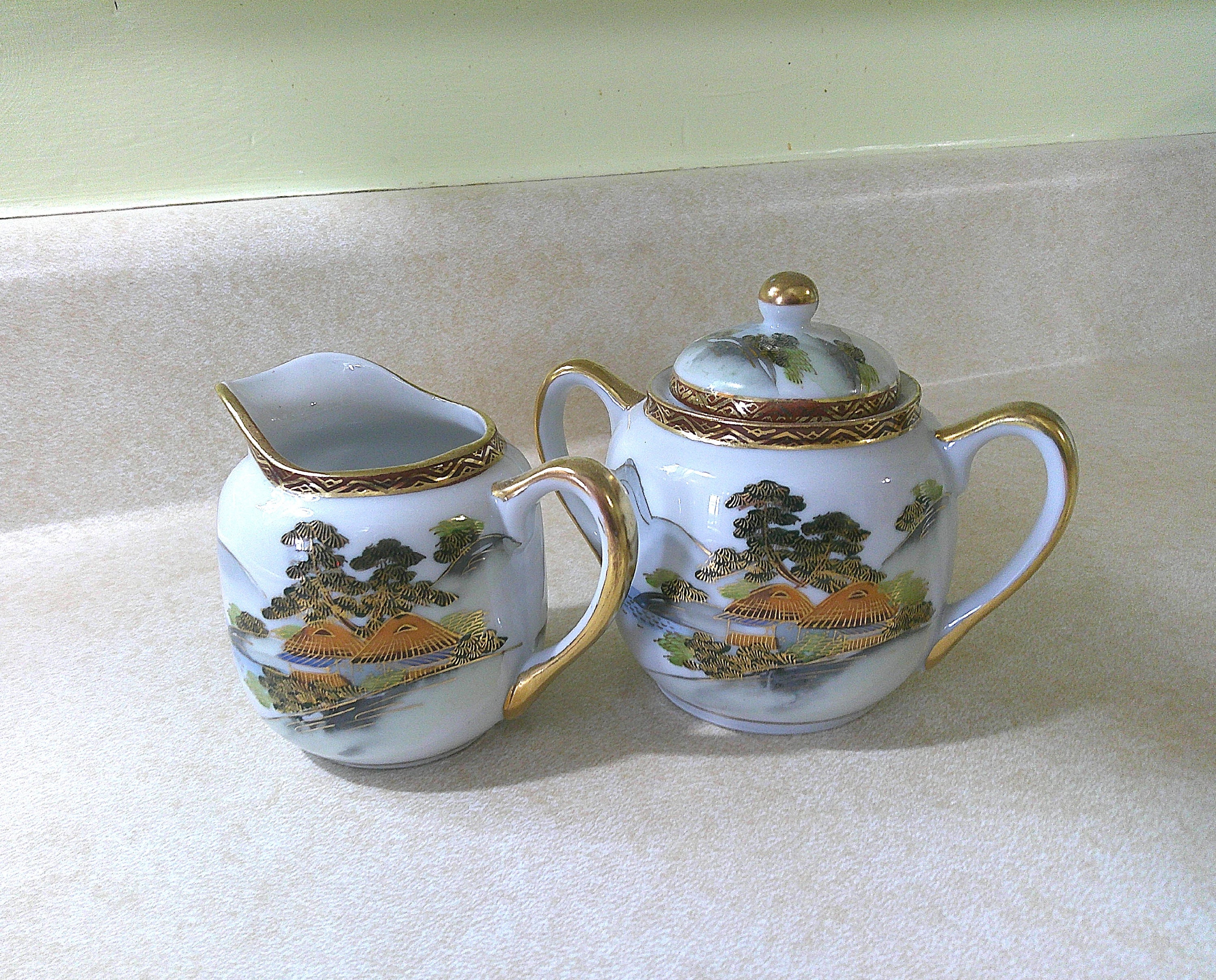 Vintage Brand New Saji Fancy China Teacup & Saucer Gold