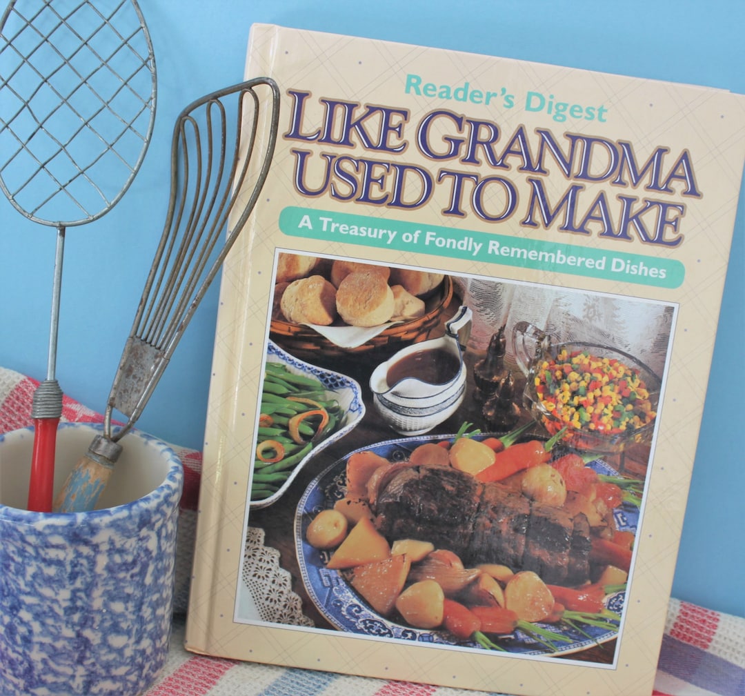 GRANDMA'S RECIPES COOKBOOK, like Grandma Used to Make, Hardback, 1996