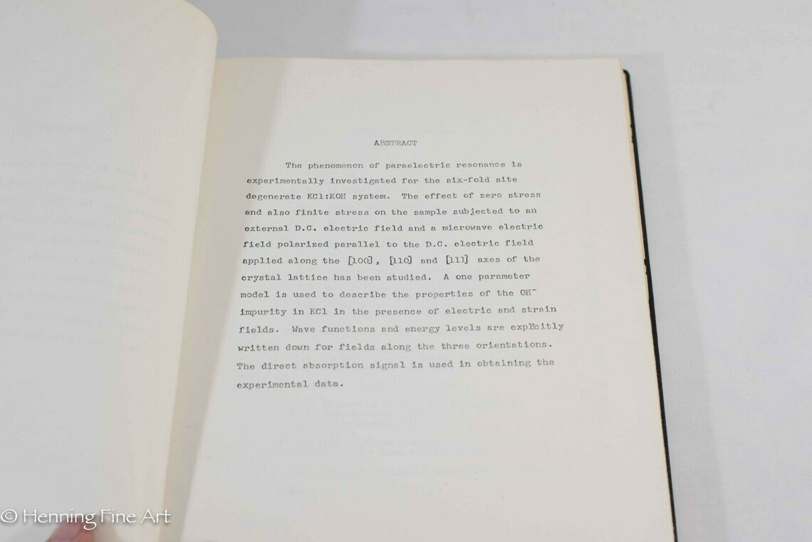 Second hand clothes image