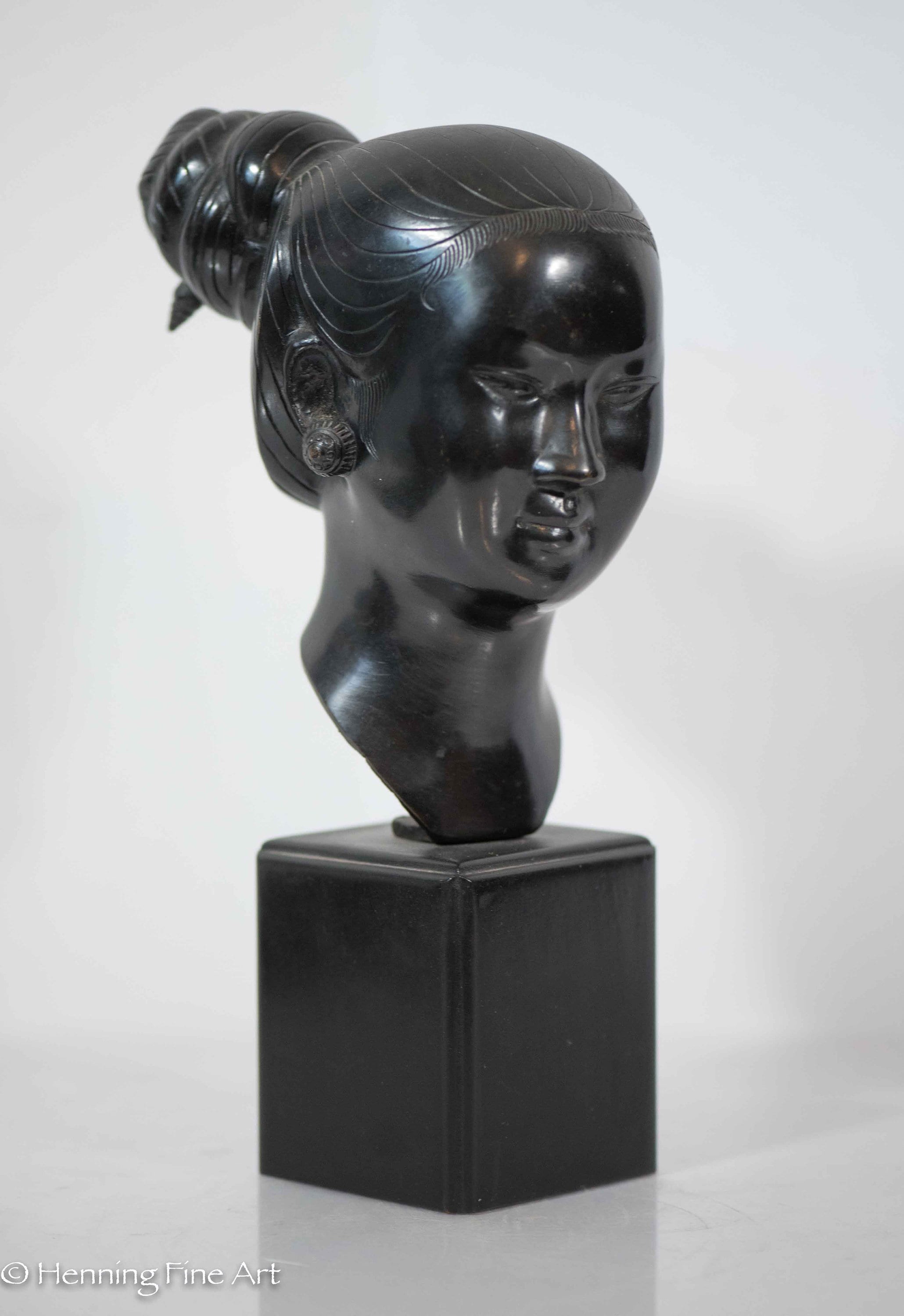 Authentic MCM Laos Vietnamese Signed Nguyen Thanh Le Bronze Woman