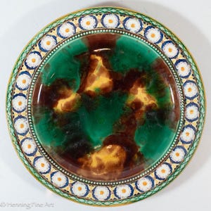 Beautiful Antique Wedgwood Majolica Daisy Pattern Iridescent Plate 1867 9&quot;