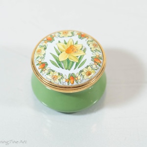 Beautiful Staffordshire Enamel Box Floral Daffodil Hand Painted, Artist Signed