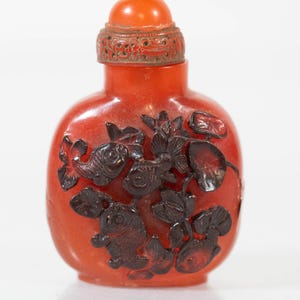 Beautiful Vintage Chinese Amber Color Resin Snuff Bottle with Koi and Fish
