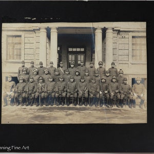Rara fotografía militar de un grupo de soldados japoneses de la Segunda Guerra Mundial 3