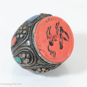 Lovely Vintage Middle Eastern / Asian Intaglio Ring with Stone Decorations 1