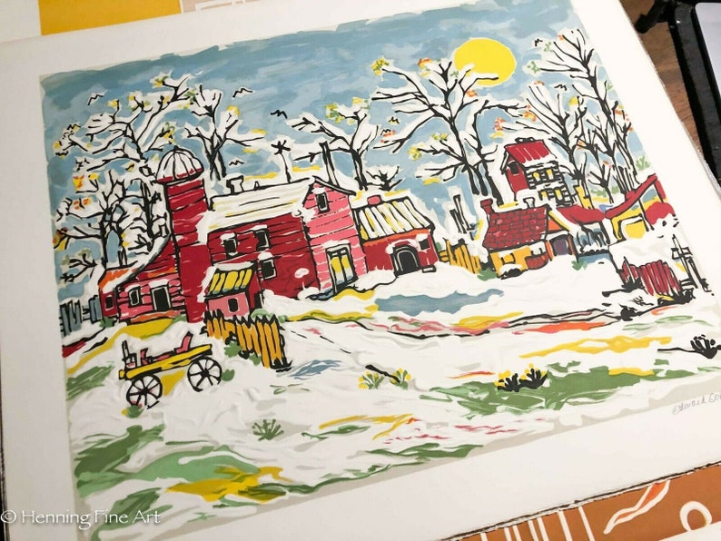K&ouml;nnte beinhalten: Ein farbenfrohes Gem&auml;lde einer verschneiten Winterlandschaft mit einem roten Scheunen, H&auml;usern und B&auml;umen. Der Himmel ist blau mit einer gelben Sonne. Das Gem&auml;lde ist unten rechts mit "Oliver Cox" signiert.