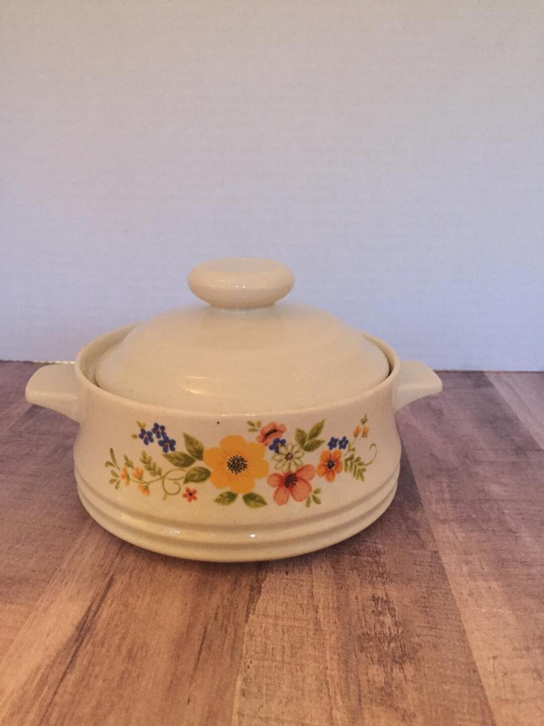 Sweet Flowers Bake Serve and Store Stoneware Casserole Dish With Lid