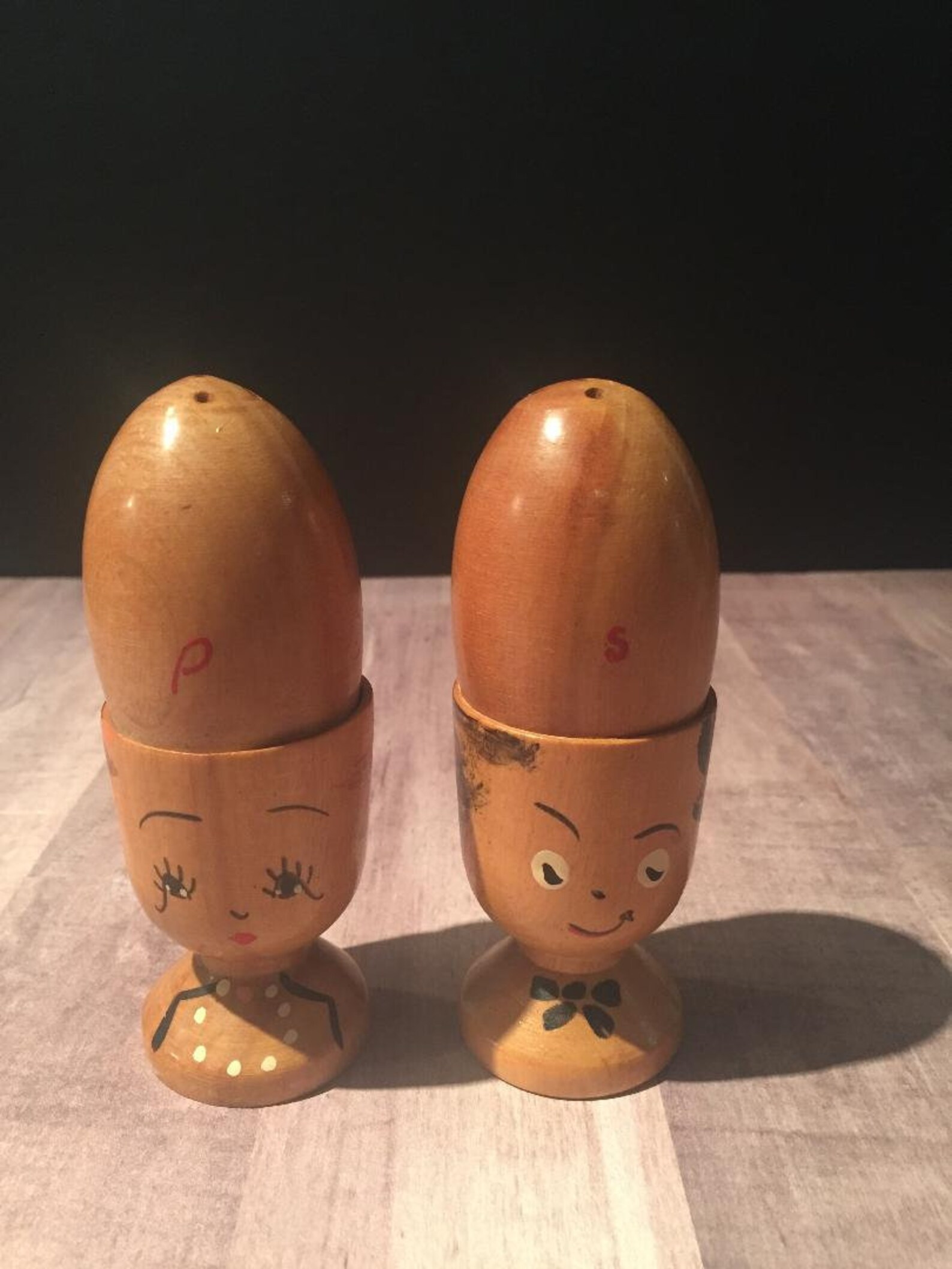 Vintage Wood Salt and Pepper Egg Cups Japan / Kitschy Kitchen Retro Egg