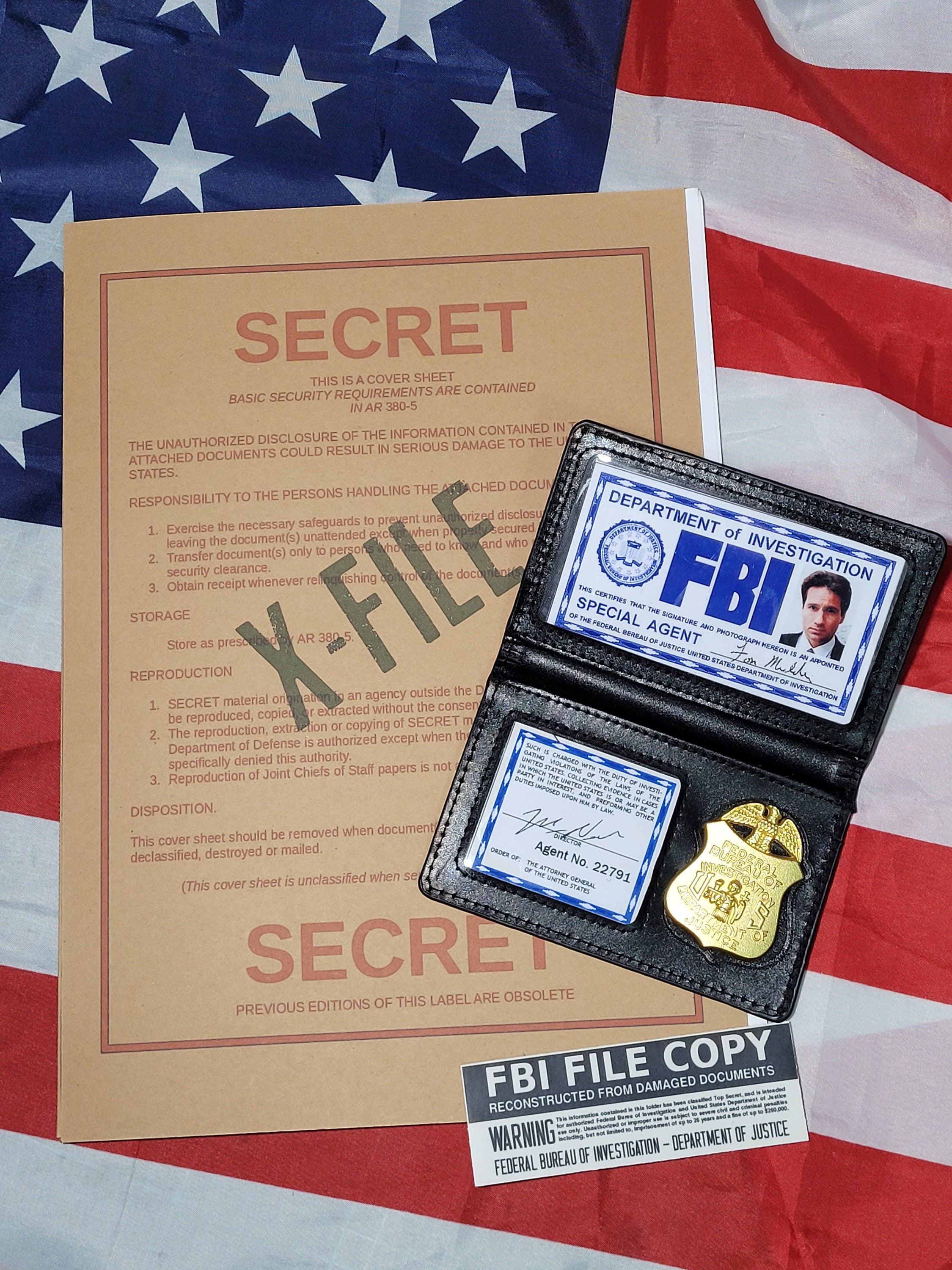 Fox Mulder Dossier Fbi Id Badge Wallet -  Denmark