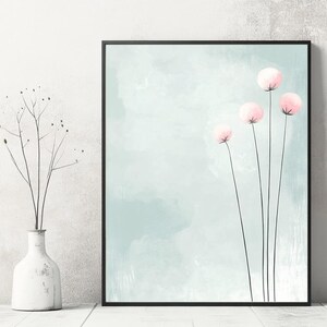 Puede incluir: Una impresi&oacute;n de arte digital con una ilustraci&oacute;n de estilo acuarela de cinco flores rosas con tallos sobre un fondo azul claro.