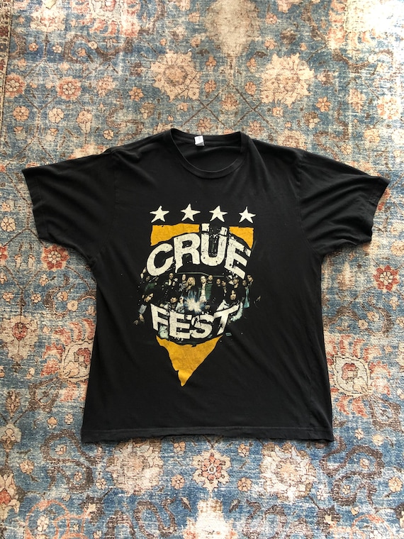 Motley Crue 2008 Crue Fest Vintage Distressed T-Sh