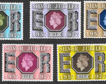 1977 Silver Jubilee of Queen Elizabeth II Collectible Set of Five Great Britain Postage Stamps Mint Never Hinged Condition