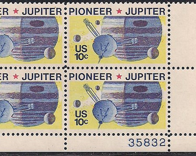 1975 Pioneer 10 and Jupiter Plate Block of Four 10-Cent US Postage Stamps Mint Never Hinged