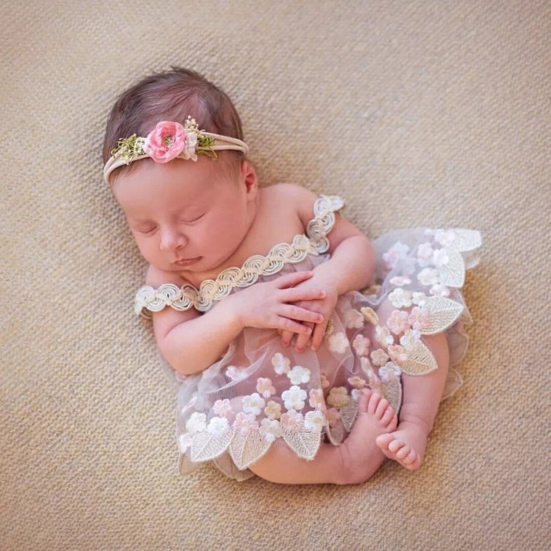 Handmade Photography Prop Dress for Newborn Embroidery Princess Lace
