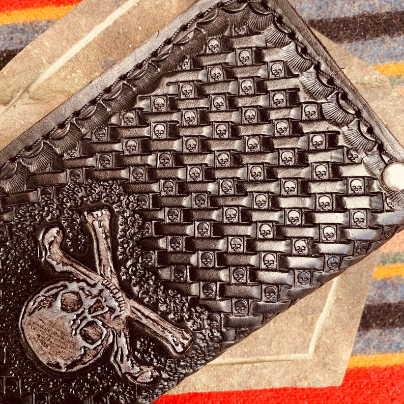 Biker Wallet Skull Basket Weave Black.