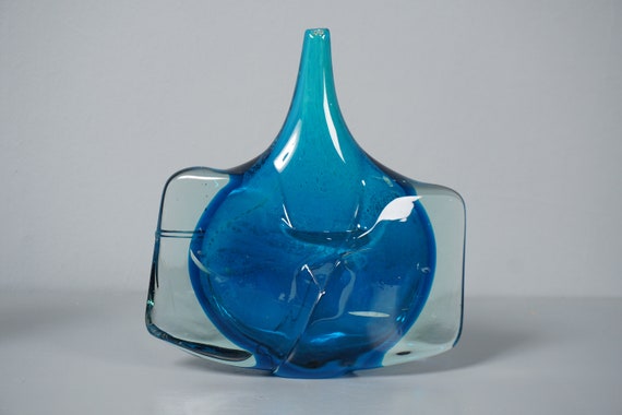 Phoenician Glass Identification Guide | Glass Encyclopedia