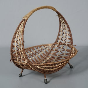Vintage basket rattan weave raffia basket from the 60s fruit bowl