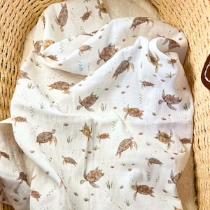 Musselintuch Baby Schildkröten | Spucktuch & Mulltuch | Tuch aus Musselin, personalisiert mit Name | Babygeschenk zur Geburt | Unterwasser