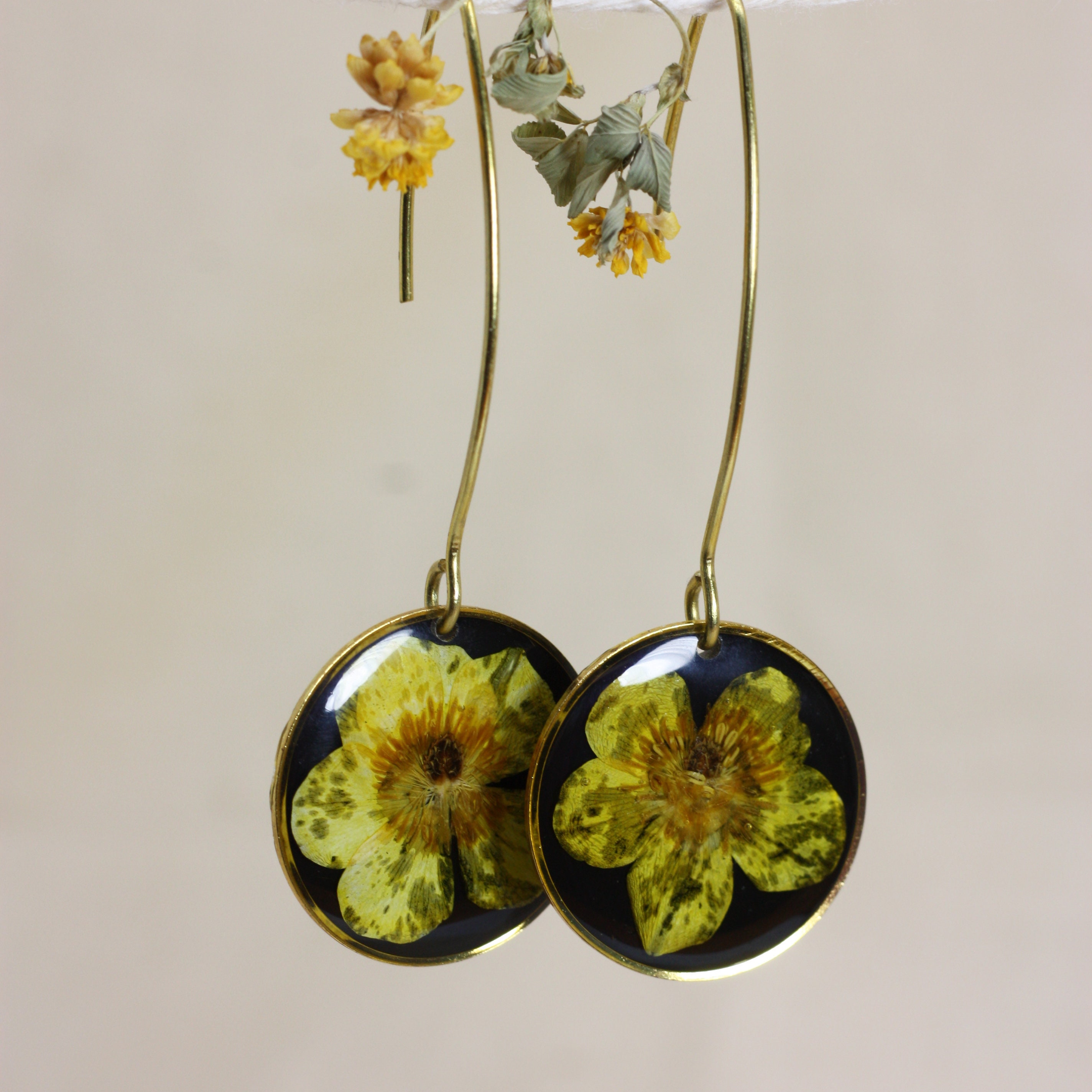 Pendientes con flores reales en resina Etsy España Pendientes con flores reales en resina Etsy España