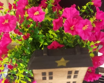 Primitive Saltbox Wood House Shelf Sitter