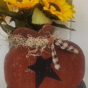 Primitive Wood Pumpkin: Rustic Fall Decor with Rusty Star