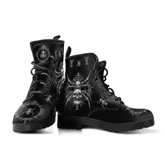 Men\'s Black Leather Lace-Up Combat Boots with Skull Detail Amazon.com | coolcustomize Skull Boots For Men Fashion Lace  main image 4