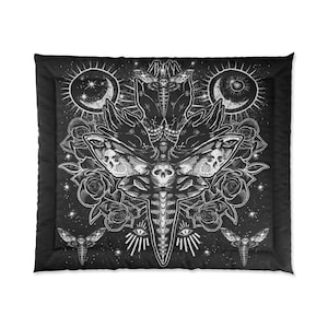 Skull Moth Secret Society Super Thick And Fluffy Comforter - tete de mort goth - tete de mort occulte - tete de mort tete de mort couette