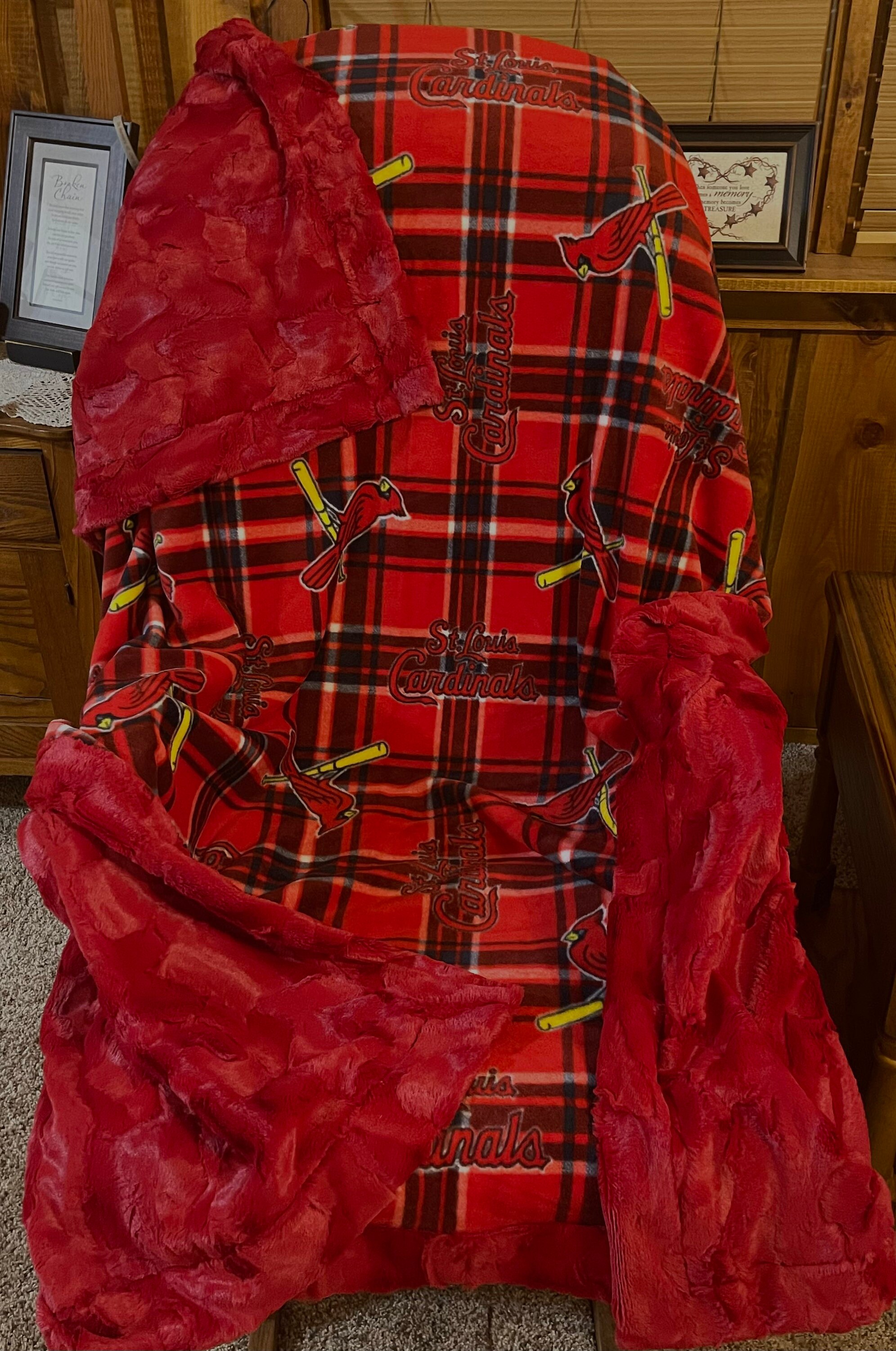 St. Louis Cardinals 50 x 60 Retro Emblem Flannel Fleece Sherpa Blanket