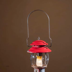 1969 Coleman 200A lantern lamp