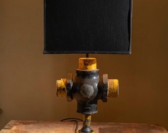 Foundry pattern (4 way) lamp