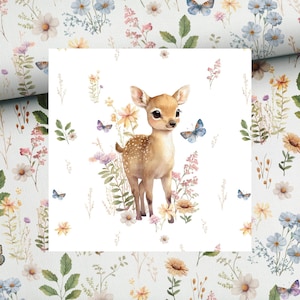Puede incluir: Ilustración en acuarela de un cervatillo con manchas blancas, rodeado de flores silvestres y mariposas en tonos amarillos, rosas y azules. El fondo presenta un patrón floral repetido con margaritas y otras flores.